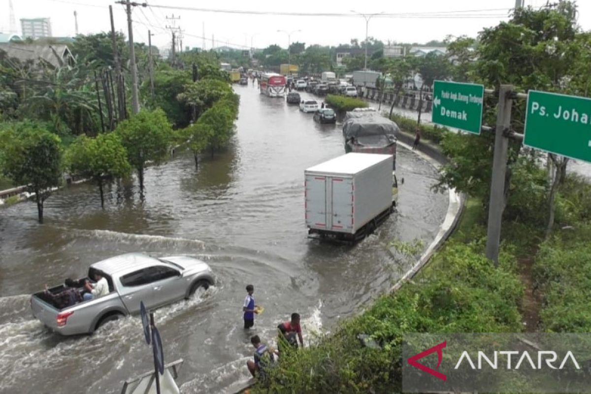 Pemerintah desain ulang Tol Semarang-Demak Seksi 1 untuk atasi banjir