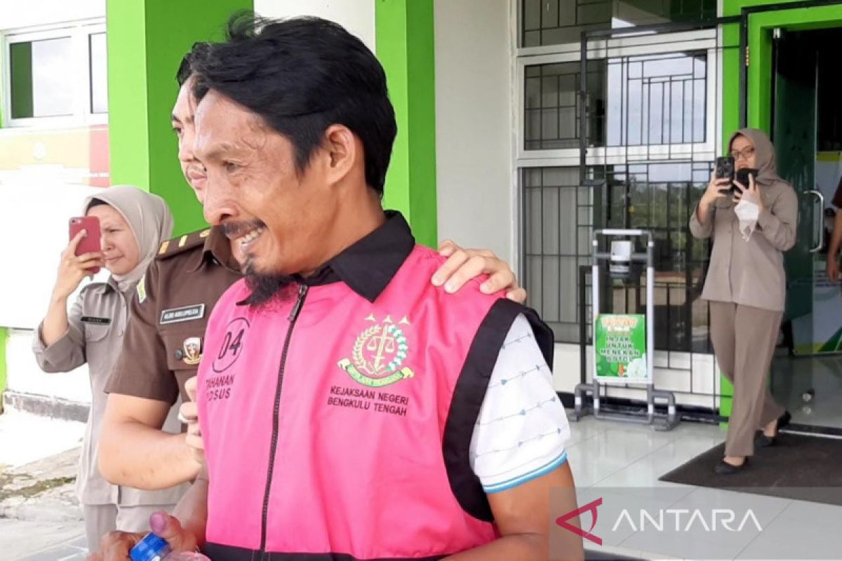 Kejari Bengkulu Tengah tahan tersangka kasus korupsi dana desa