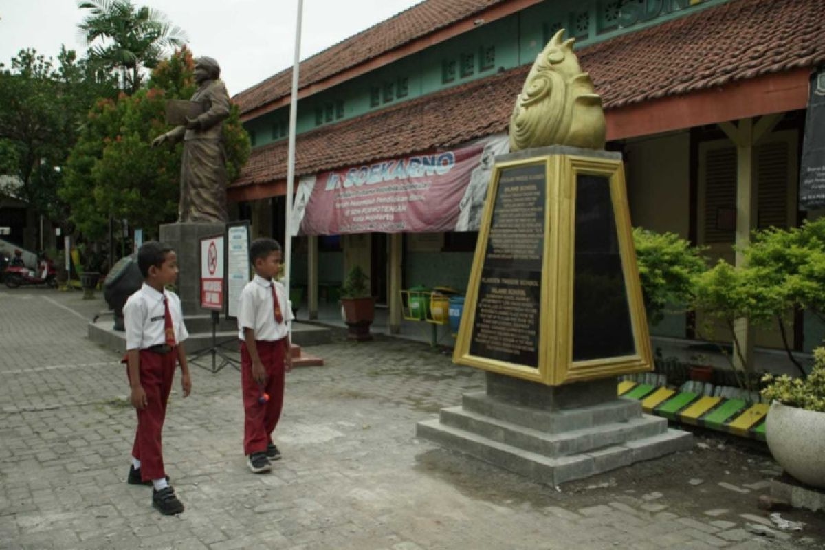 Pemkot Mojokerto bangun tugu "tetenger" Presiden Soekarno