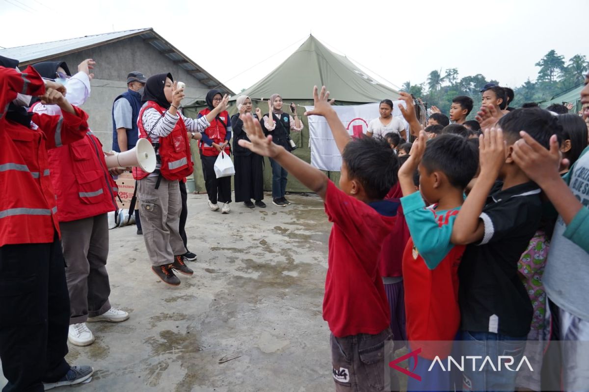 PMI dan Humanicare Indonesia salurkan bantuan bagi anak korban gempa