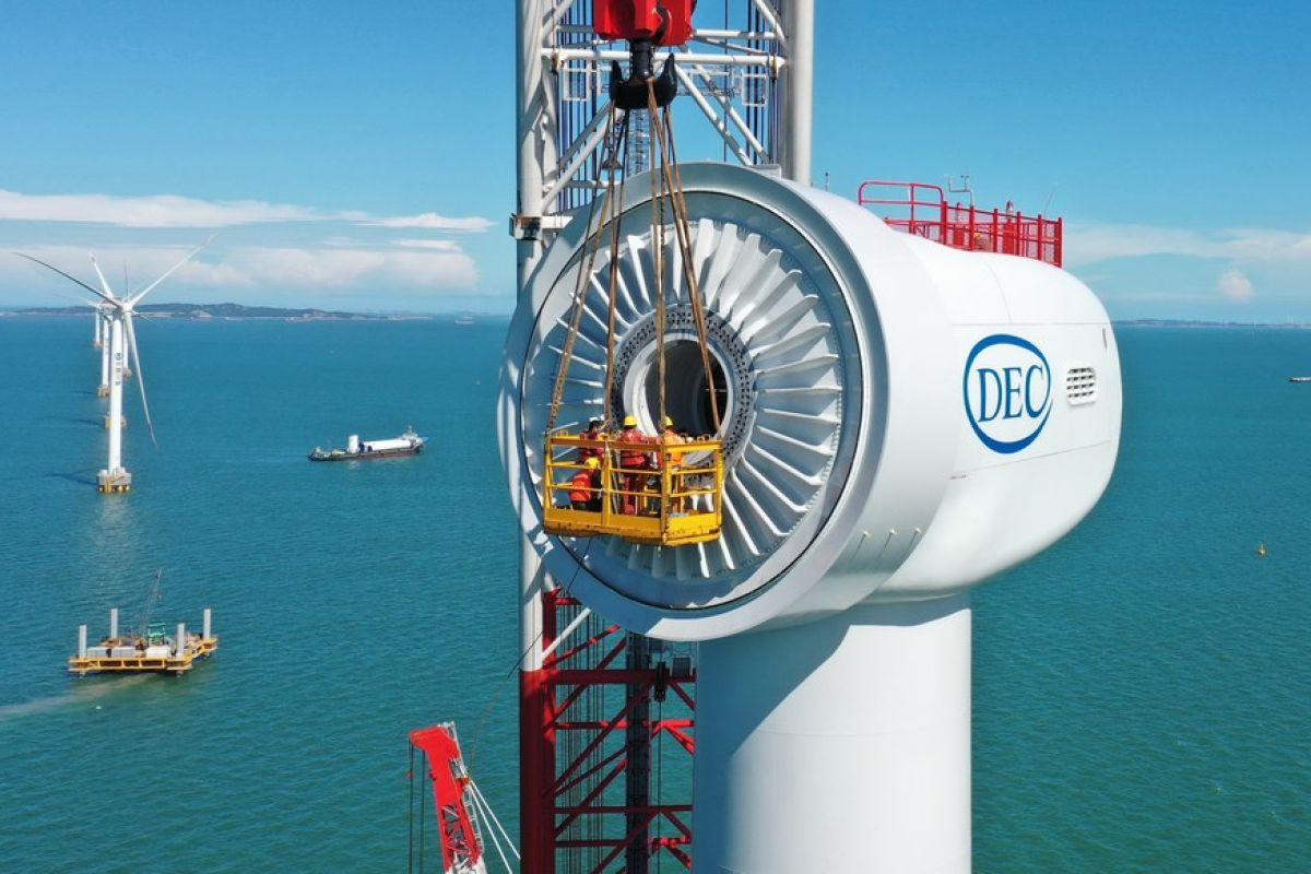 China rampungkan platform tenaga angin terapung pertama di laut dalam