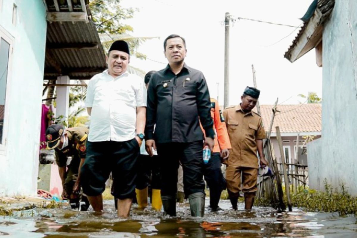 Pemkab Karawang lakukan perbaikan drainase atasi banjir di Batujaya