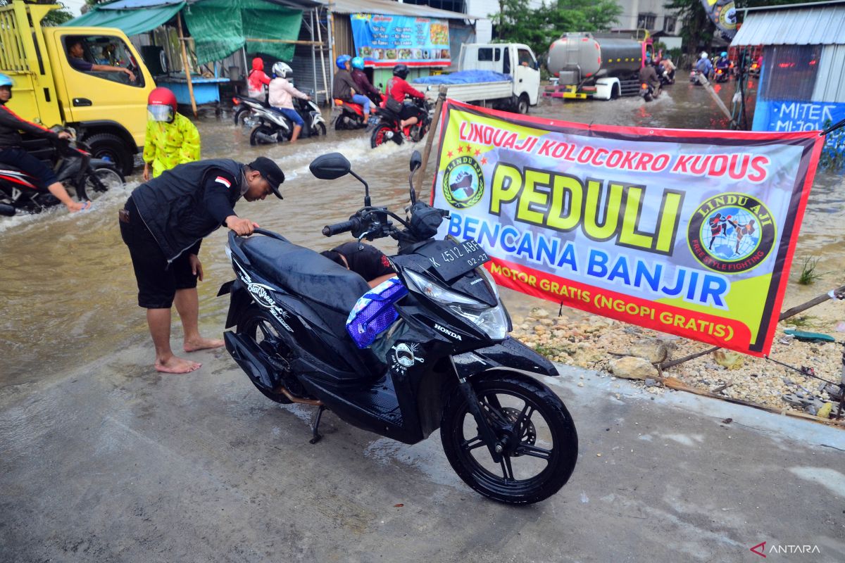 Kiat menyimpan motor dirumah kala musim hujan