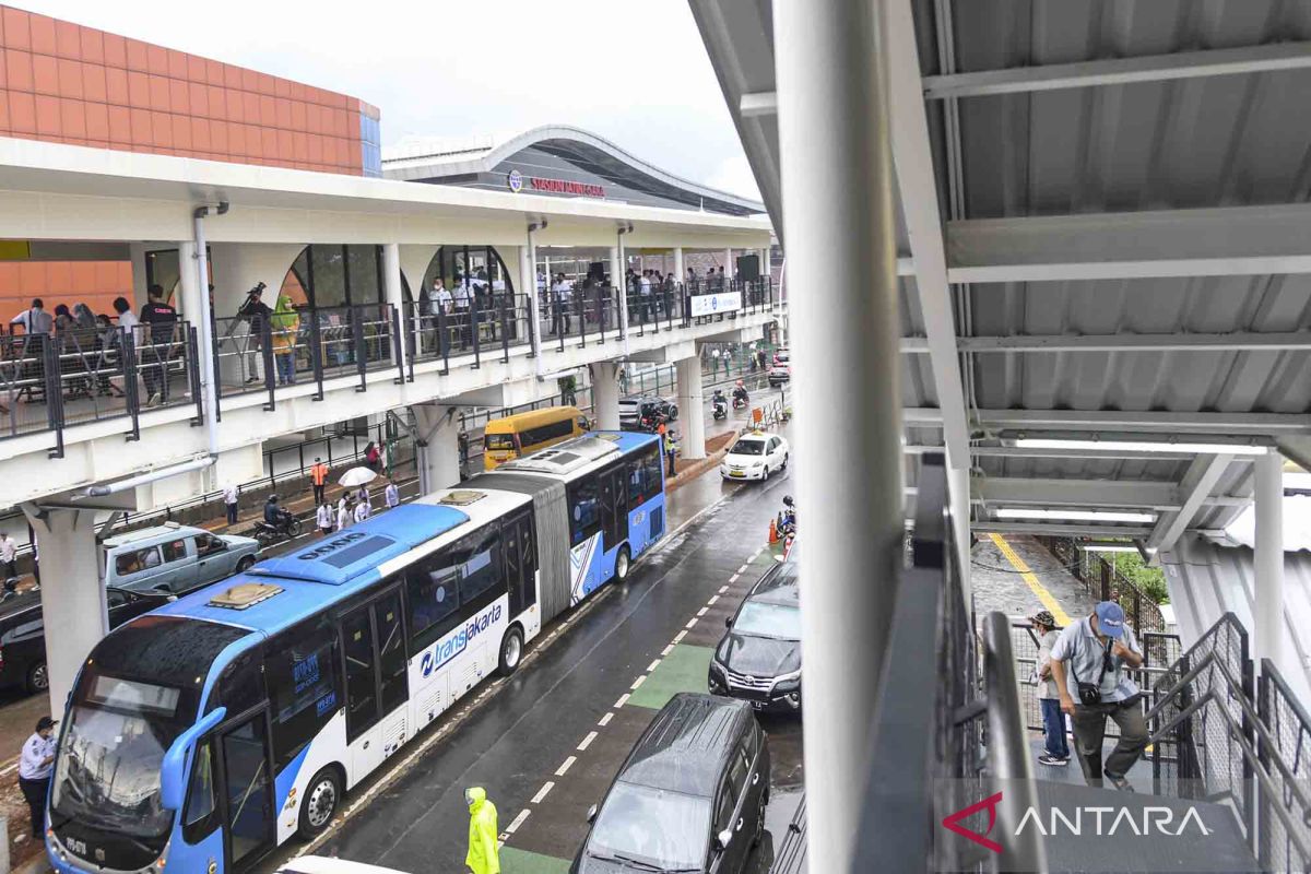 Jakarta to continue mass transport development: official
