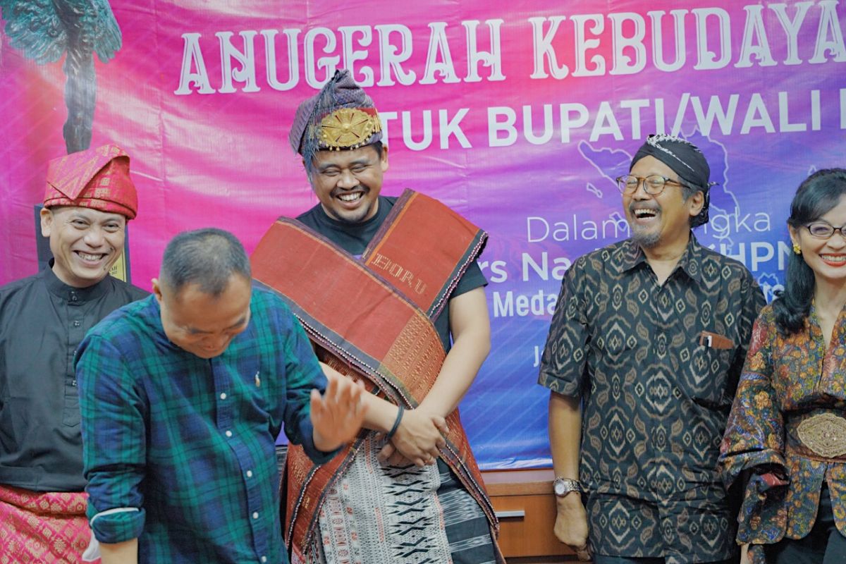 Wali Kota Medan mendapatkan Anugerah Kebudayaan PWI 2023