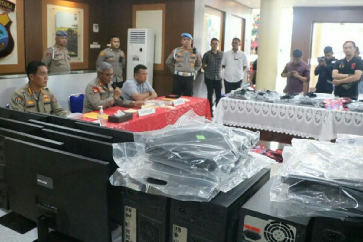 Polda Sulawesi Utara ungkap kasus pencurian data elektronik
