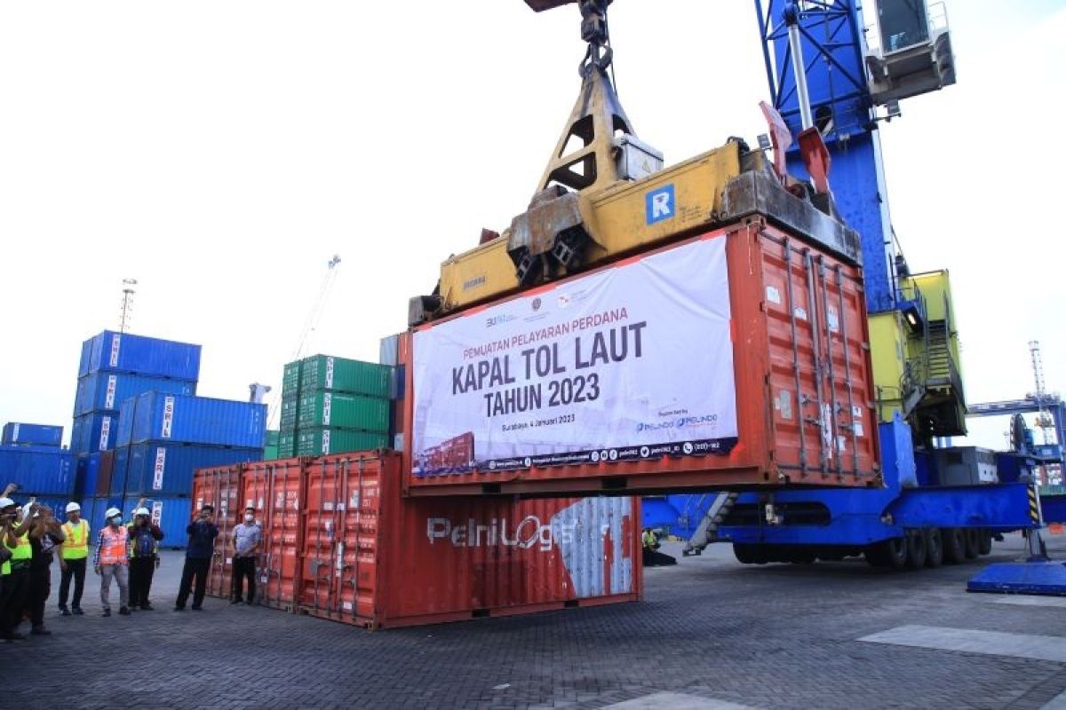 Kemenhub lepas pelayaran perdana tol laut tahun anggaran 2023 di Surabaya