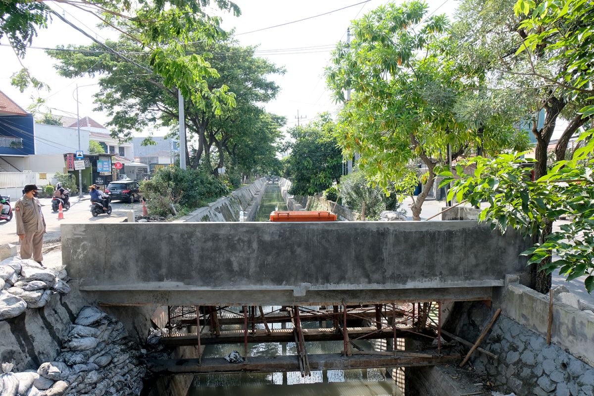 DSDABM perbaiki saluran di Wiyung guna antisipasi banjir