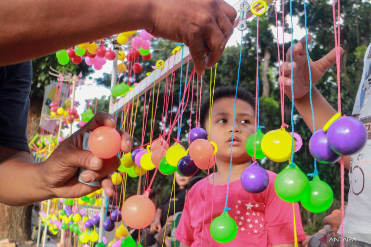 Lato-lato dinilai kurangi ketergantungan anak pada gawai