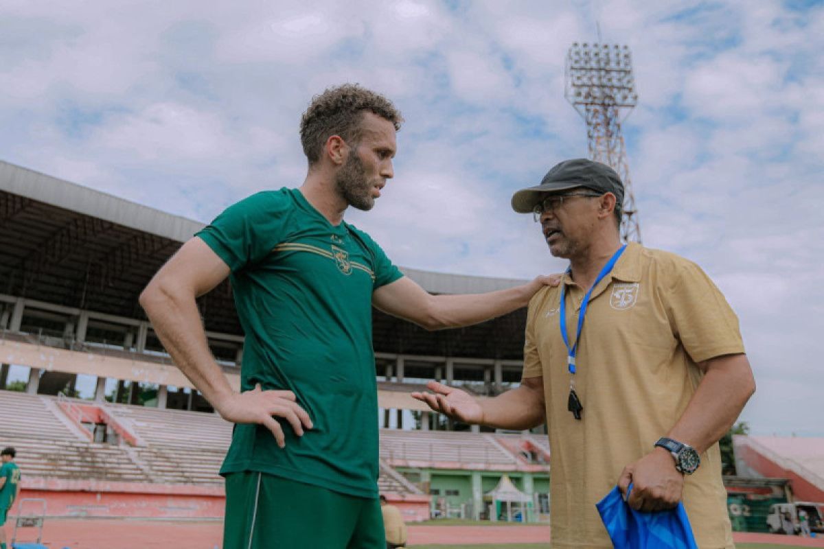 Ze Valente terharu dengan dukungan suporter Persebaya Surabaya