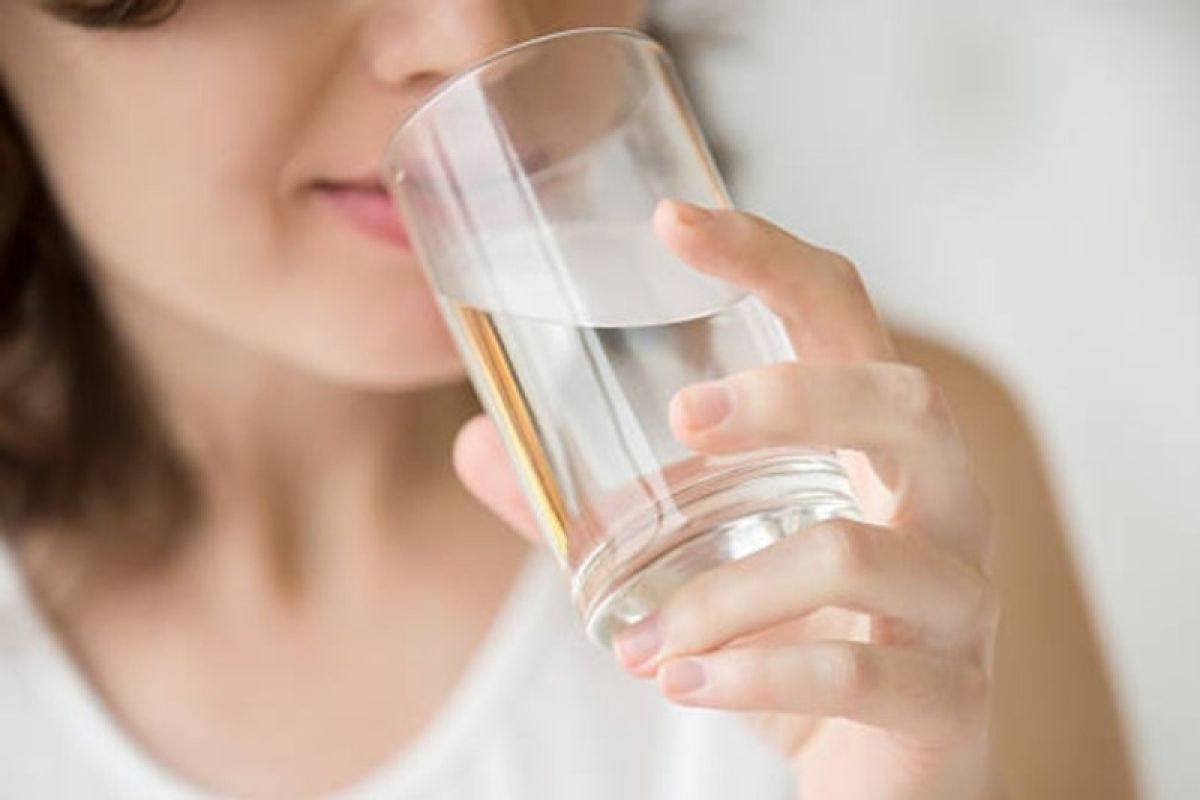 Cukup minum air dapat menunda penuaan dan mencegah penyakit kronis