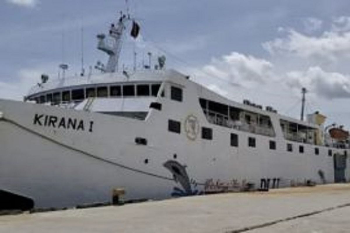 Keberangkatan kapal dari Sampit tertunda akibat air sungai surut