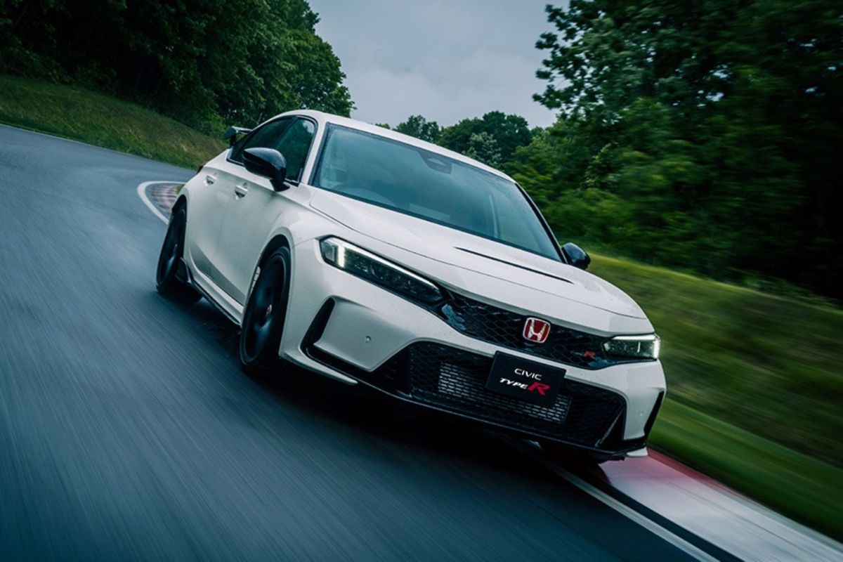 Honda Civic e:HEV dan Honda Civic Type R raih Penghargaan di Jepang