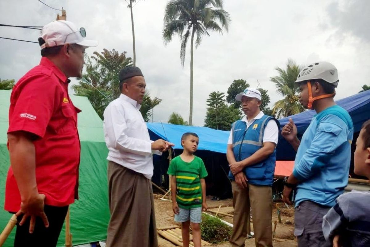 PLN salurkan bantuan perlengkapan sekolah di Cianjur