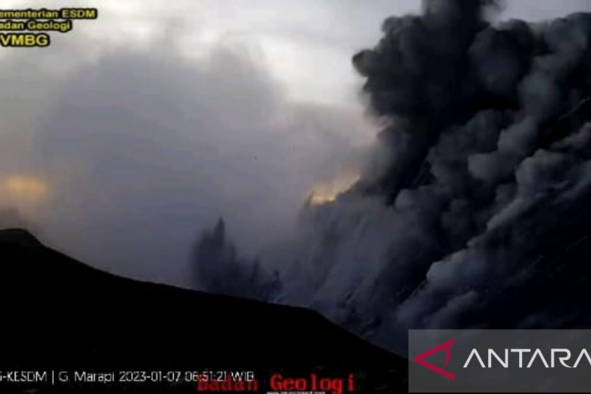 Gunung Marapi erupsi, begini nasib 40 pendaki