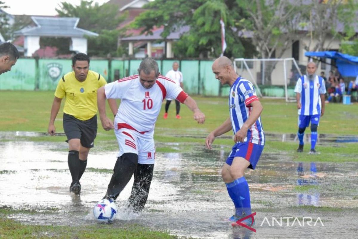 Kamsol duet dengan Peri Sandria lawan PSPS All Stars