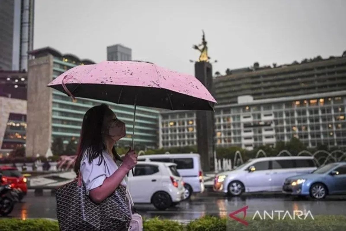 BMKG prakirakan hujan mengguyur beberapa kota besar di Indonesia