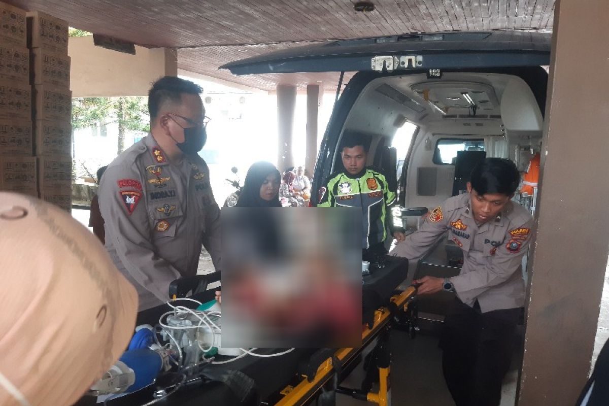 Kapolres Palas bantu anak dari keluarga kurang mampu berobat ke RS Bhayangkara Medan