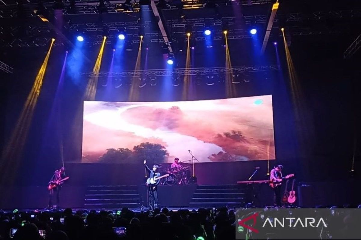 The Rose sukses ajak penggemar "healing" di konser "Heal Together" Jakarta
