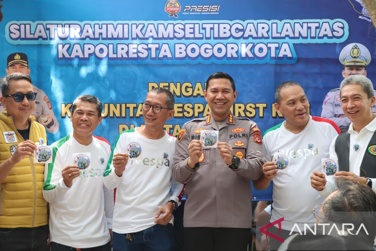 Polresta Bogor berikan edukasi aturan lalin ke komunitas vespa Jabodetabek