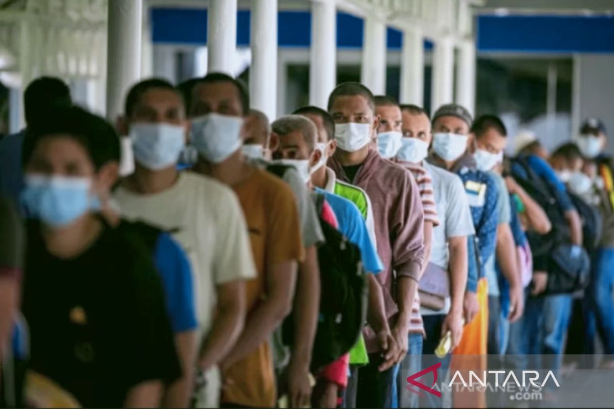 In Stadium They Built, Migrant Workers Watch World Cup's Opening Match