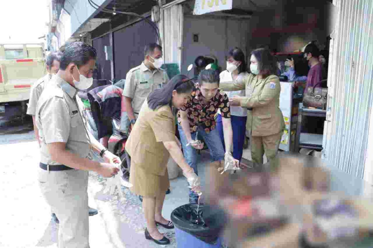 DKI musnahkan susu kedaluwarsa di Pisangan Lama tanggapi laporan JAKI