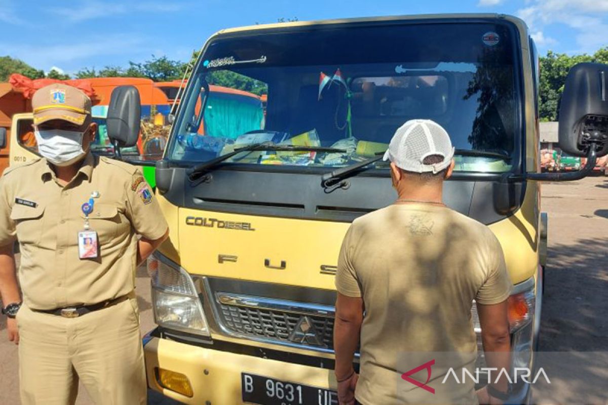 DLH DKI buru perusahaan sedot tinja buang limbah di Dukuh Atas