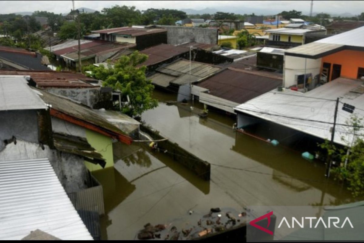 Dinkes Makassar tangani gangguan kesehatan pengungsi banjir