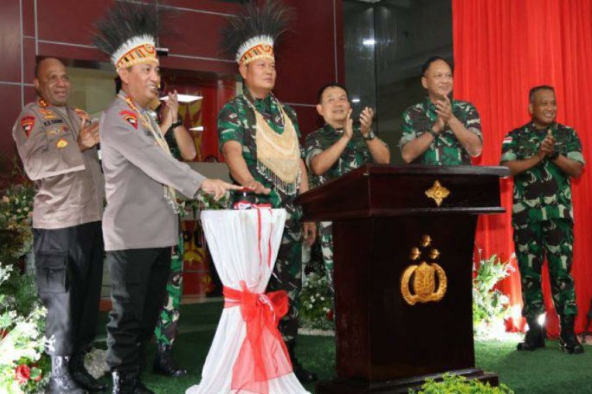 Kapolri bersama Panglima TNI resmikan gedung baru Polda Papua