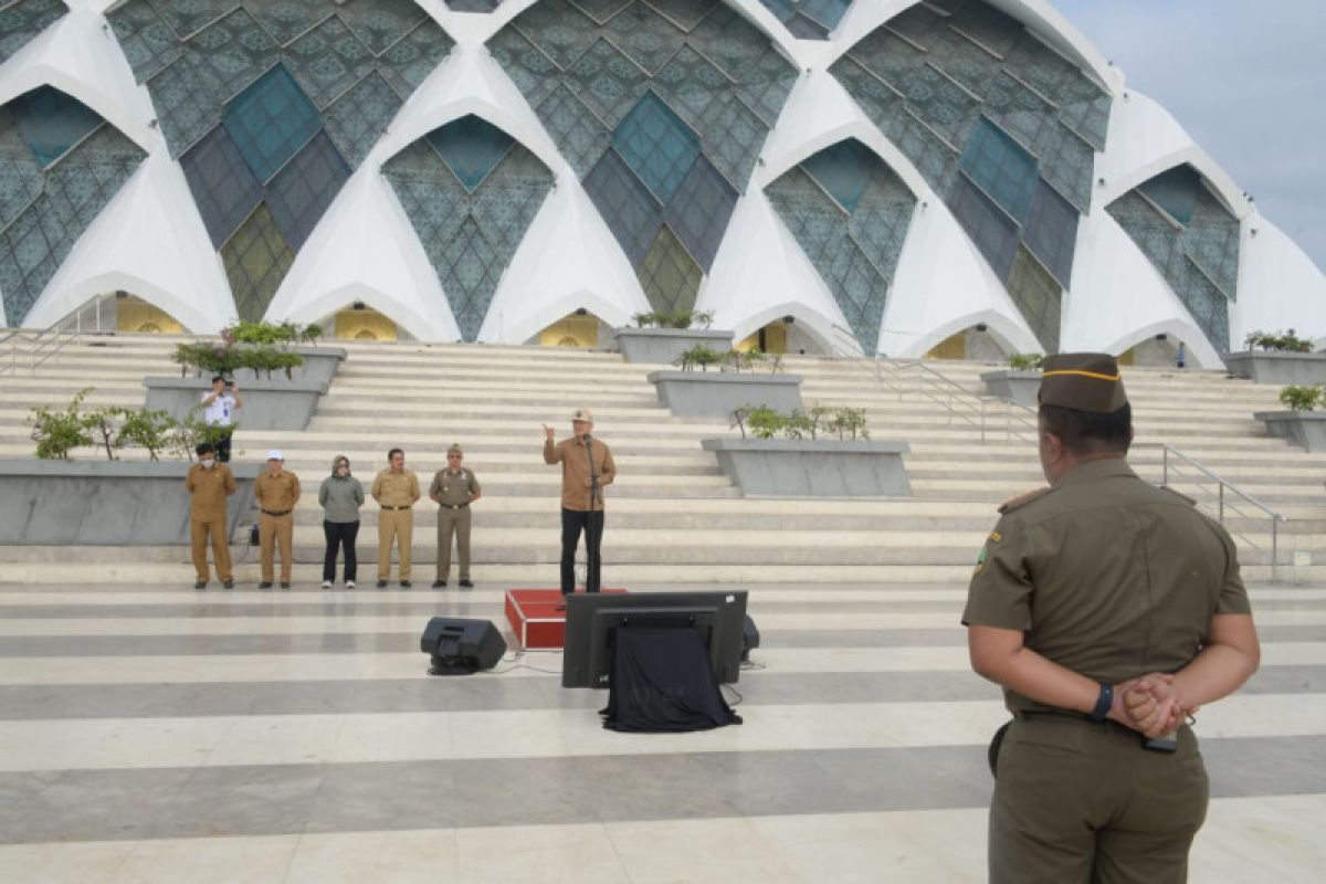 Jabar rekrut 90 petugas kebersihan dan keamanan Masjid Al Jabbar