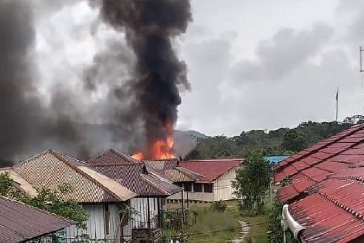 KSB pimpinan Nelson Mimin bakar sekolah dan tembak pesawat di Pegubin