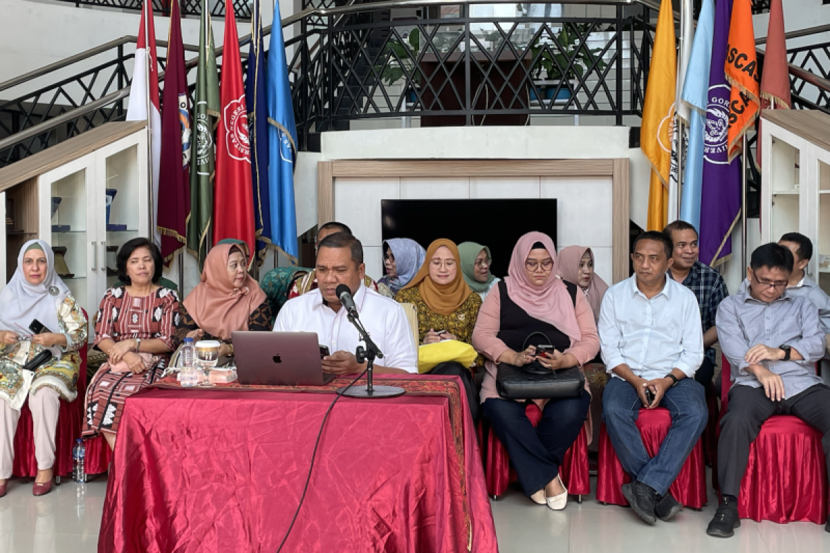 Rektor UNG dorong guru besar pecahkan masalah di daerah