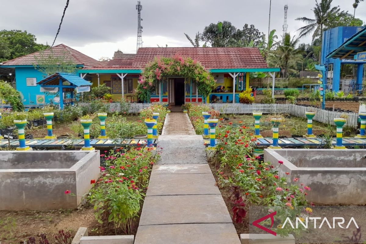 Taman Herbal dijadikan pendongkrak perekonomian warga desa di Sukabumi