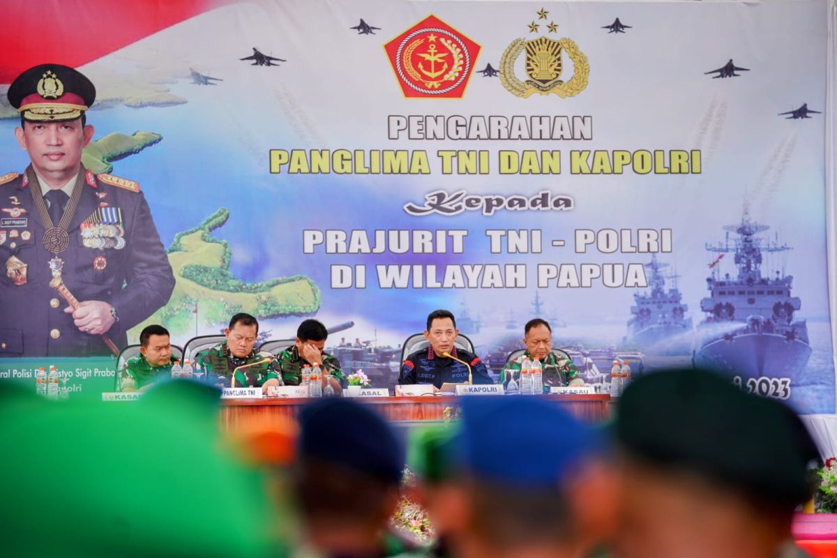 Kapolri pastikan TNI-Polri kawal pembangunan di Papua