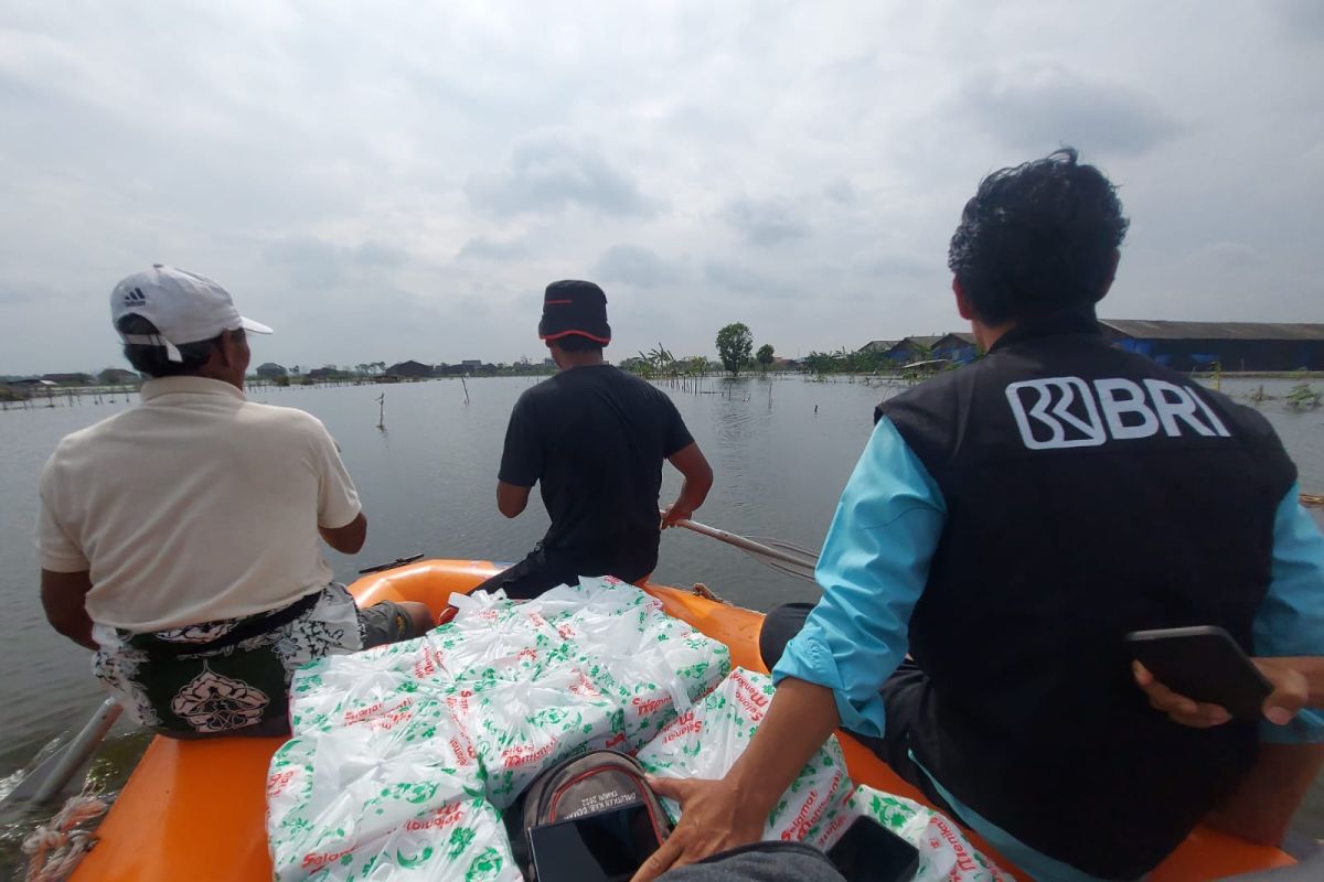 BRI Peduli salurkan bantuan untuk korban banjir di Semarang