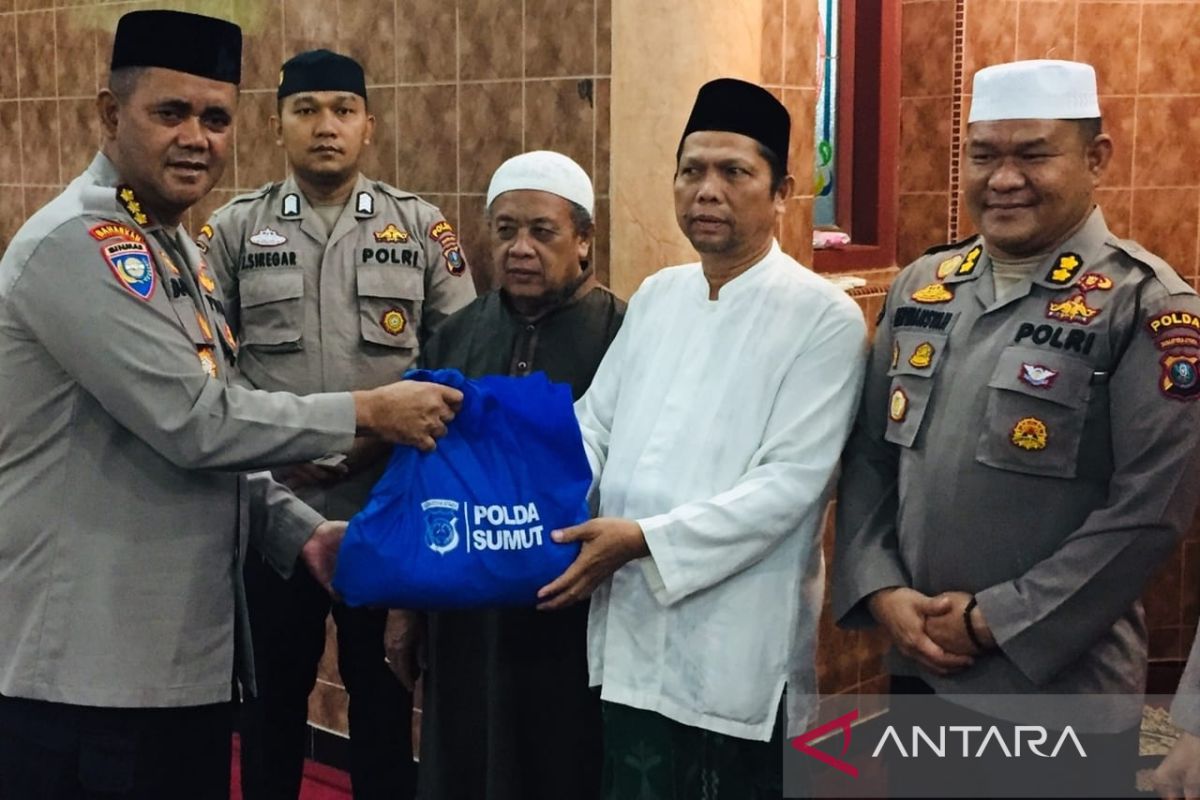 Polda Sumut gelar kegiatan Safari Shalat Subuh