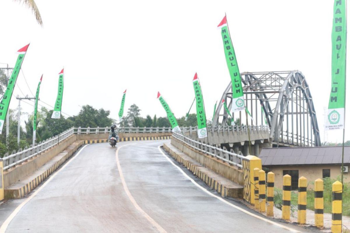 Sutarmidji resmikan jembatan Korek-Pasak Kubu Raya