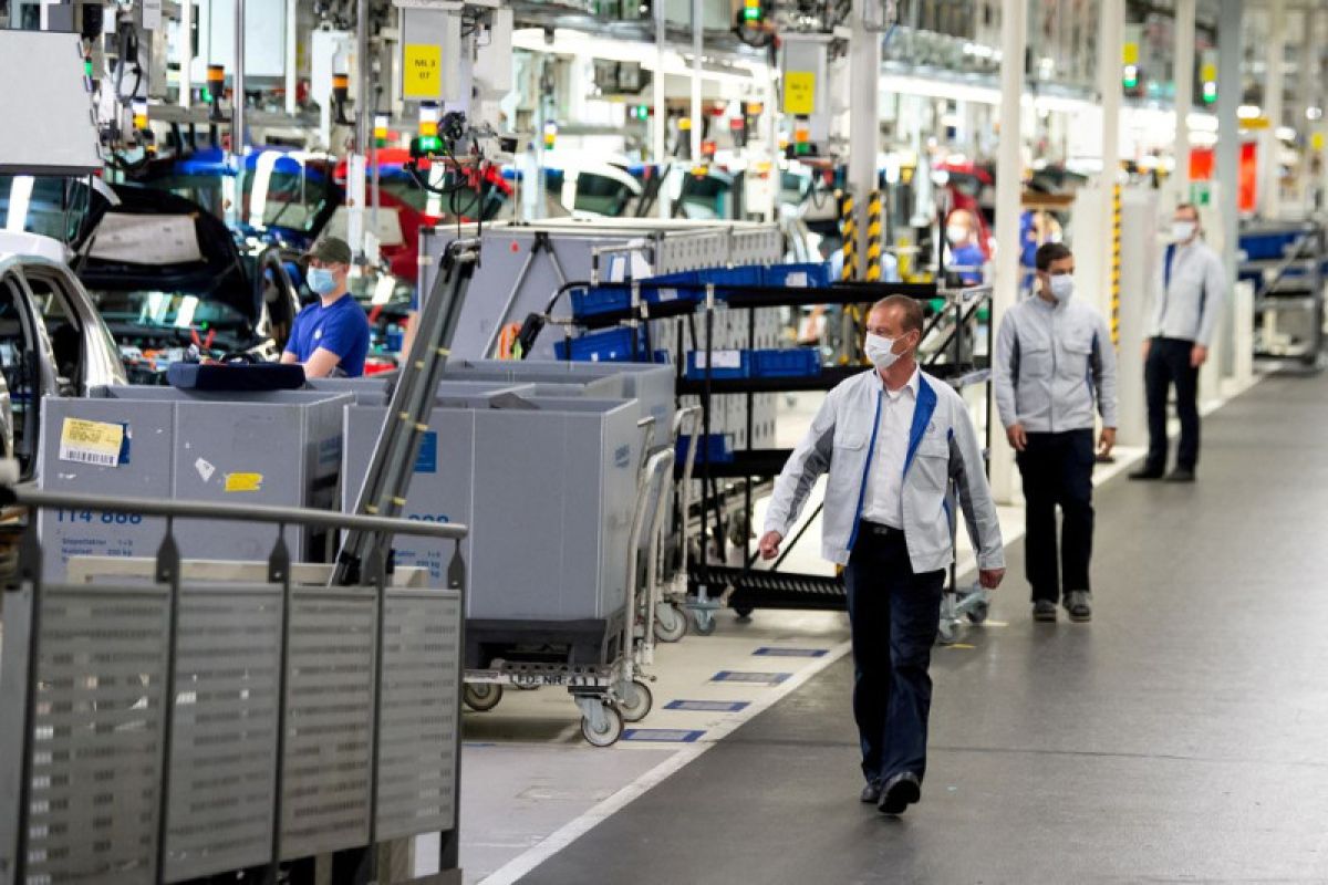 Survei: 40 persen perusahaan Jerman perkirakan produksi 2023 turun