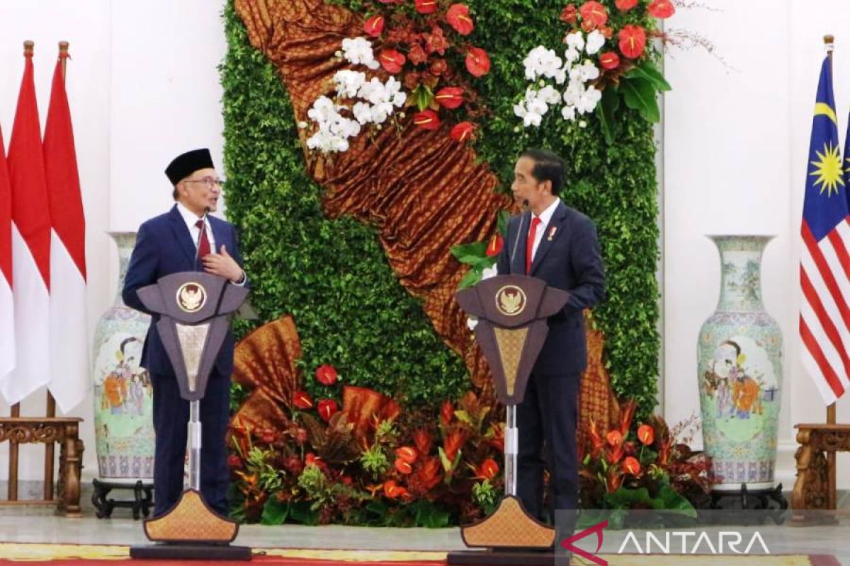 Jokowi sambut baik komitmen PM Malaysia lindungi PMI