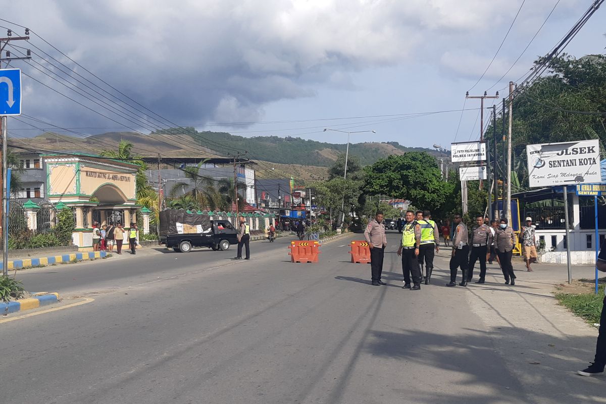 Aktivitas masyarakat di kota Sentani sempat lumpuh pasca-penangkapan Gubernur Papua