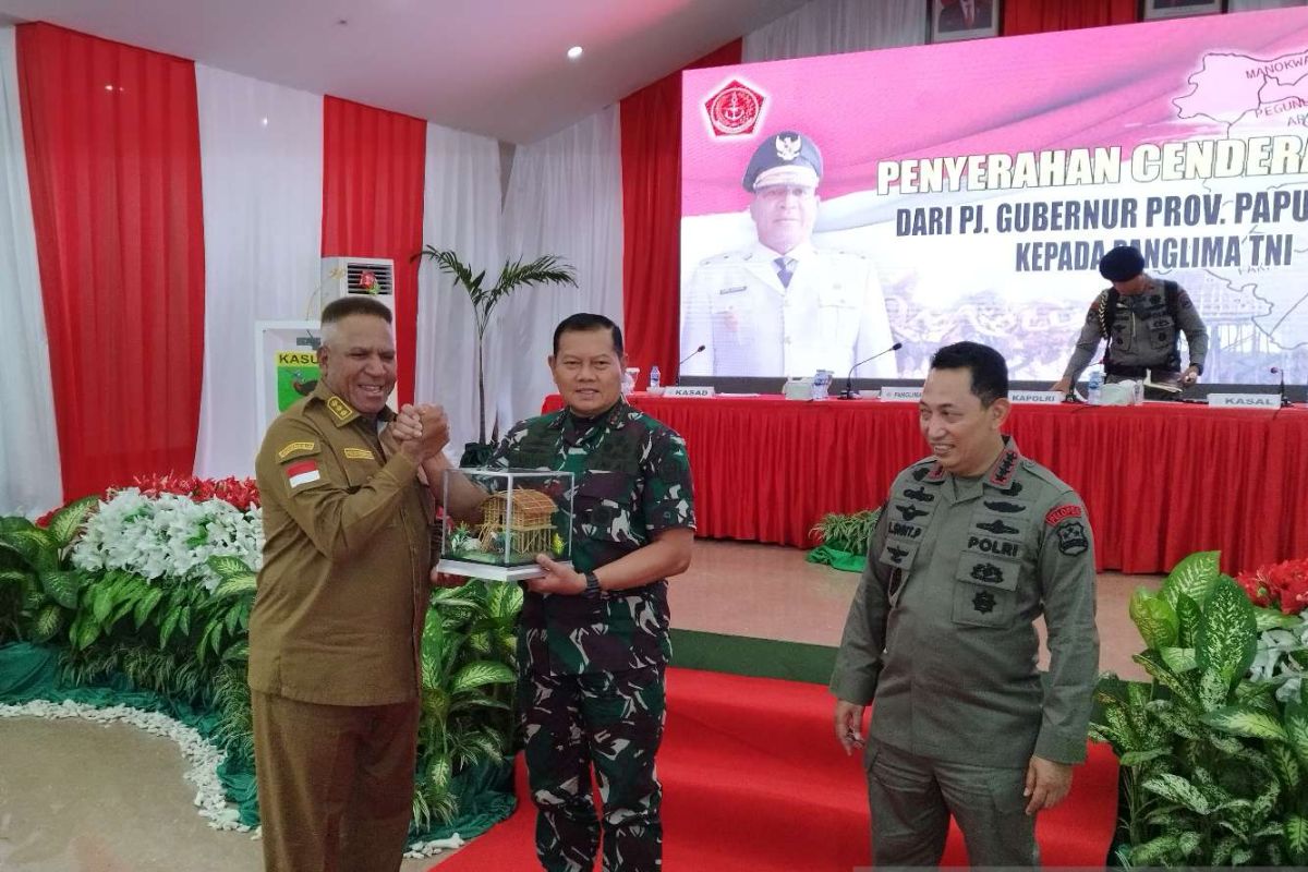 Kunjungan Panglima TNI-Kapolri di Papua Barat tunjukan kebersamaan