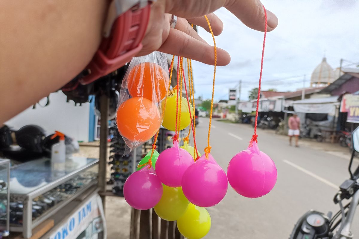 Siswa dilarang bermain lato-lato di sekolah