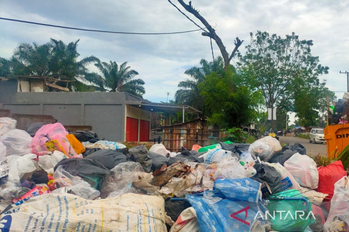 Gubernur minta Pemerintah Kota Bengkulu fokus tangani masalah sampah