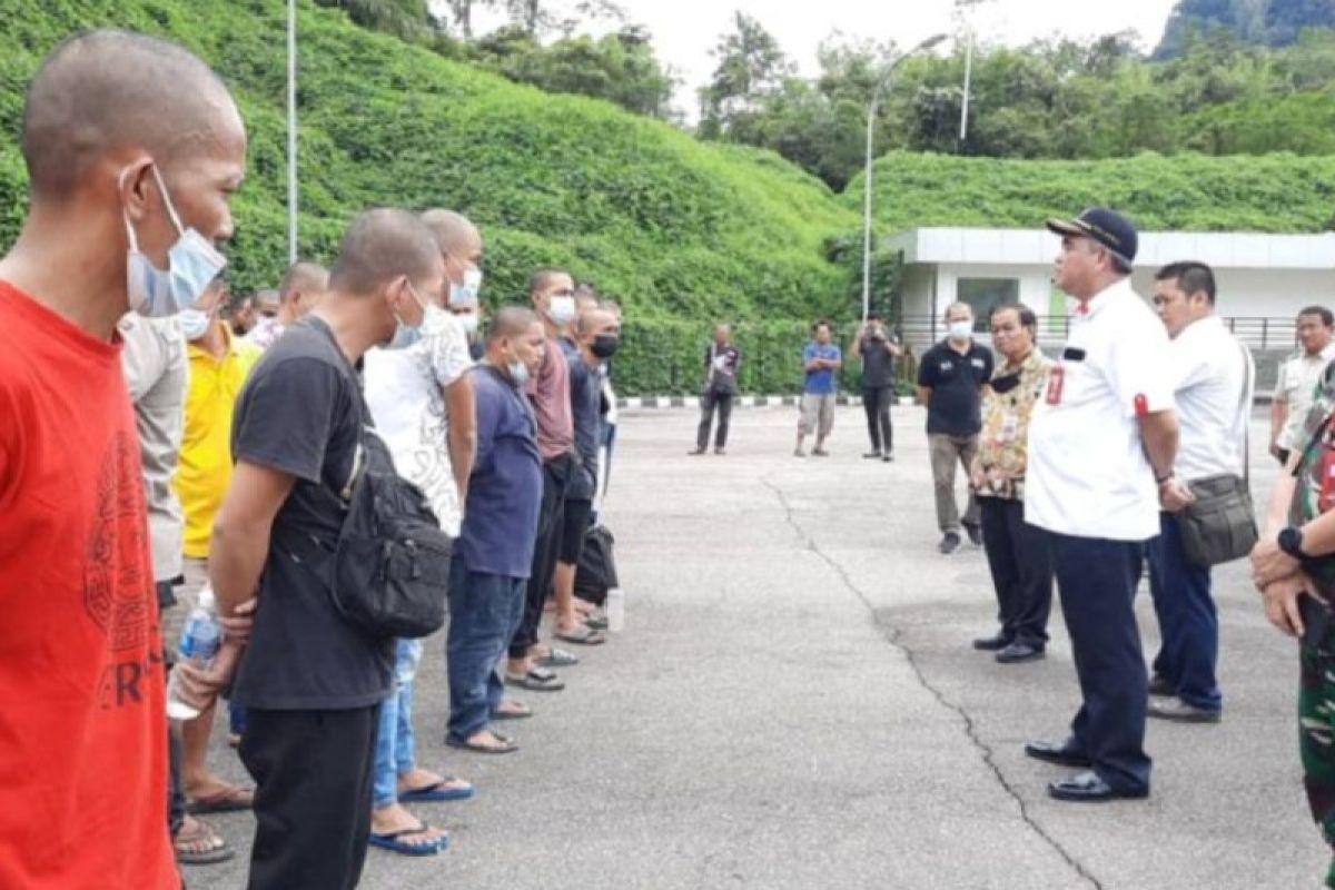 KJRI Kuching dampingi 97 WNI bermasalah yang dideportasi dari Malaysia
