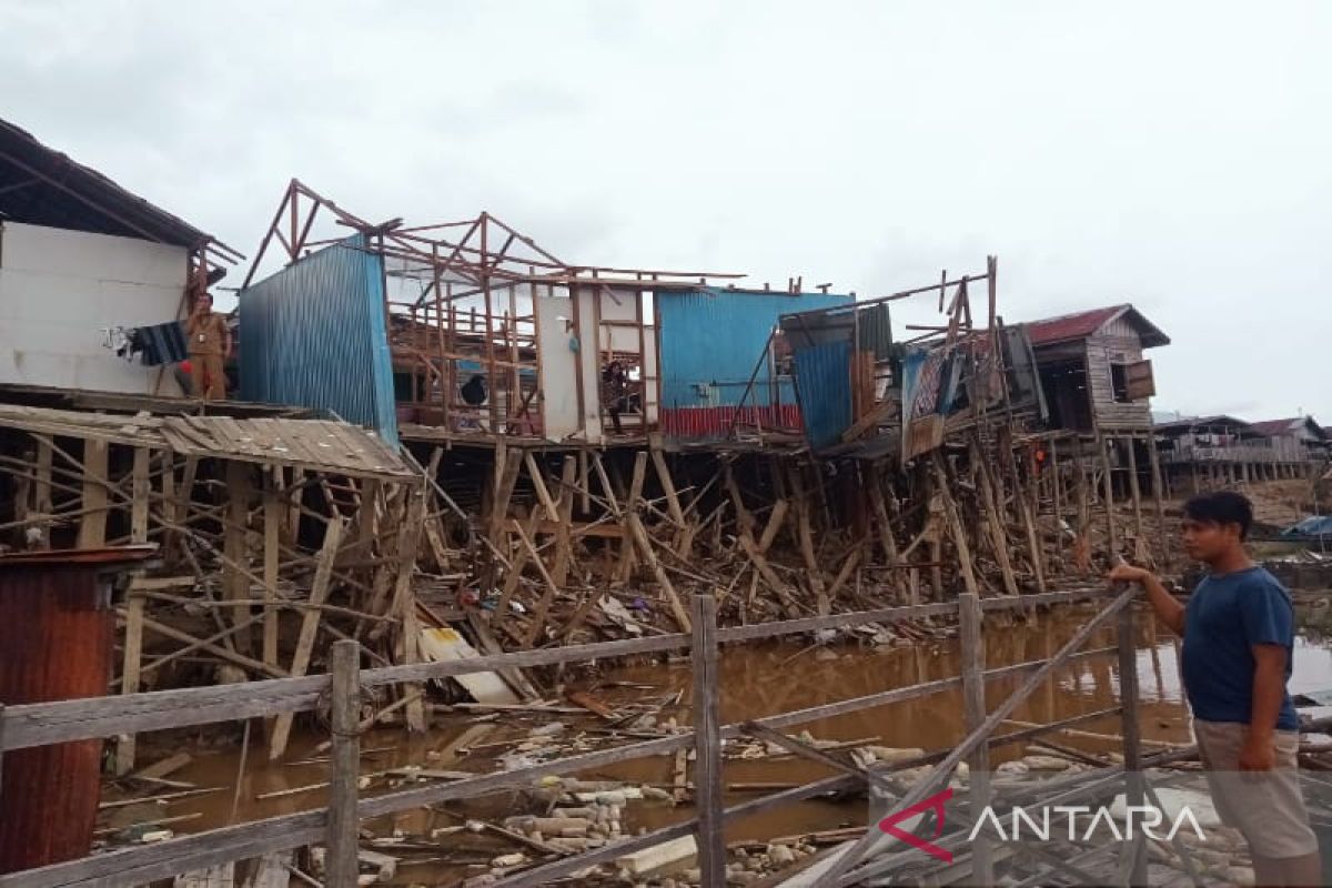 35 jiwa kehilangan tempat tinggal dampak ablasi Sungai Kahayan
