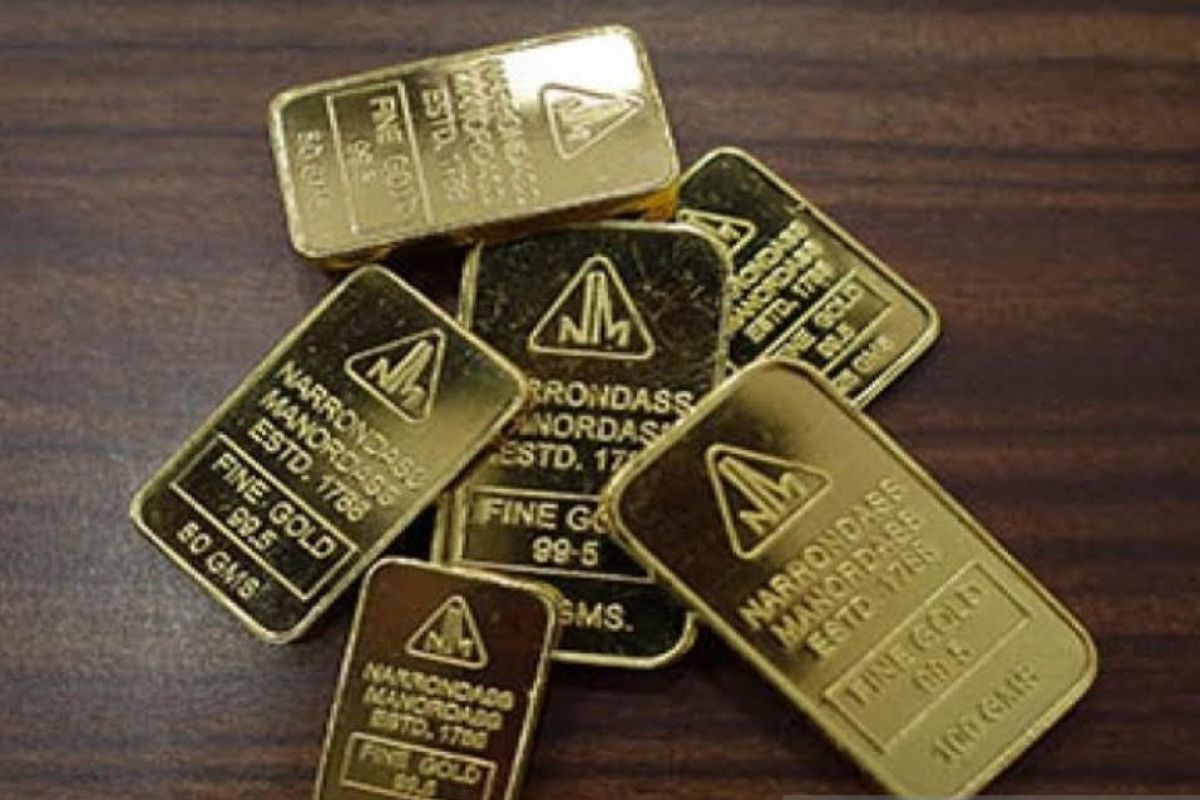 Harga emas turun karena dolar AS menguat