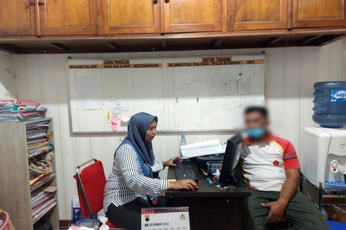 TNI gadungan sebar foto bugil seorang wanita di Sukoharjo