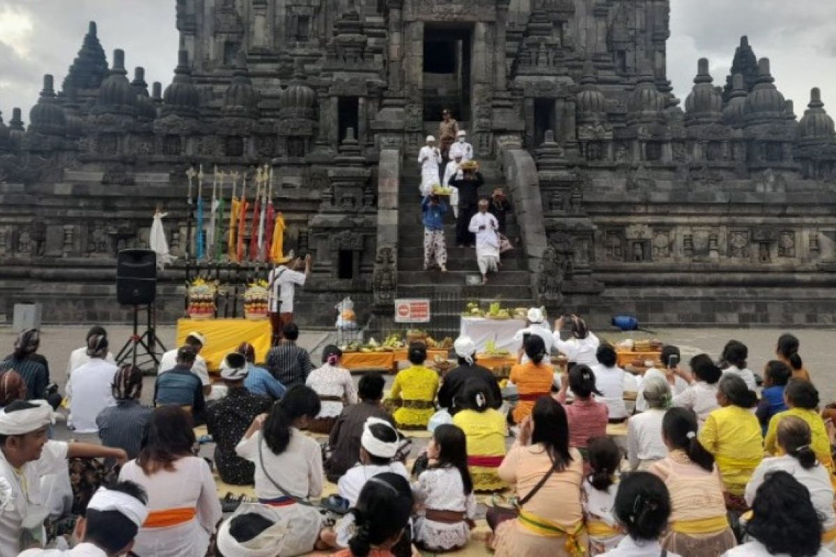 Kemenag: Umat Hindu dunia bisa beribadah rutin di Candi Prambanan