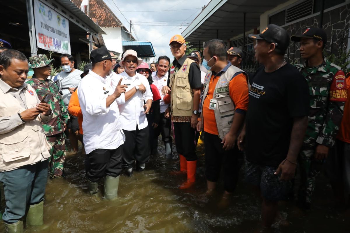 Gubernur Jateng minta kolam retensi dibangun cegah banjir di Pati