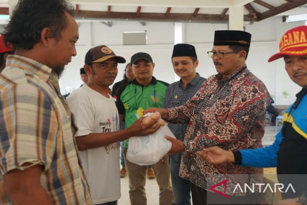 Pemkab Bangkalan  bantu nelayan terdampak cuaca ekstrem